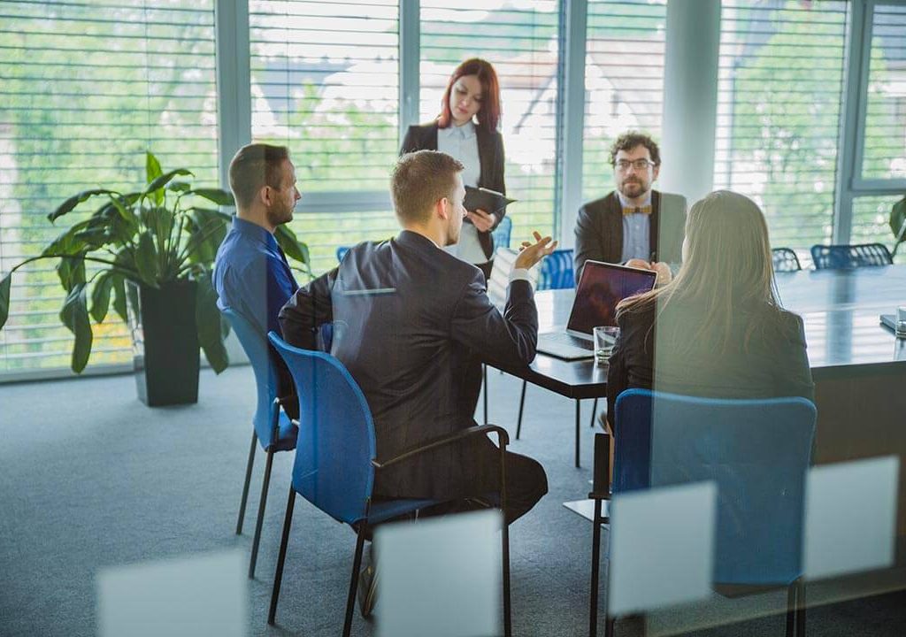 Solo El 33 De Los Trabajadores Pueden Mantener Una Conversacion En Ingles Hexagone Escuela De Idiomas